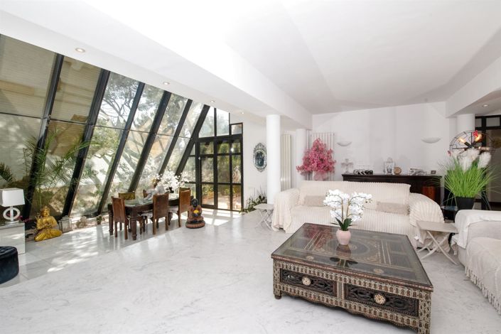 Image No.4-5 Bed House for sale