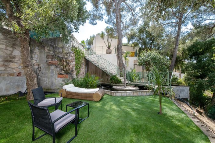 Image No.9-5 Bed House for sale