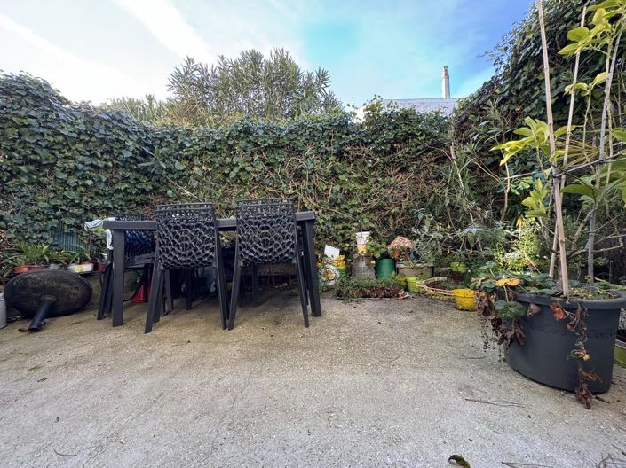 Image No.17-5 Bed House for sale