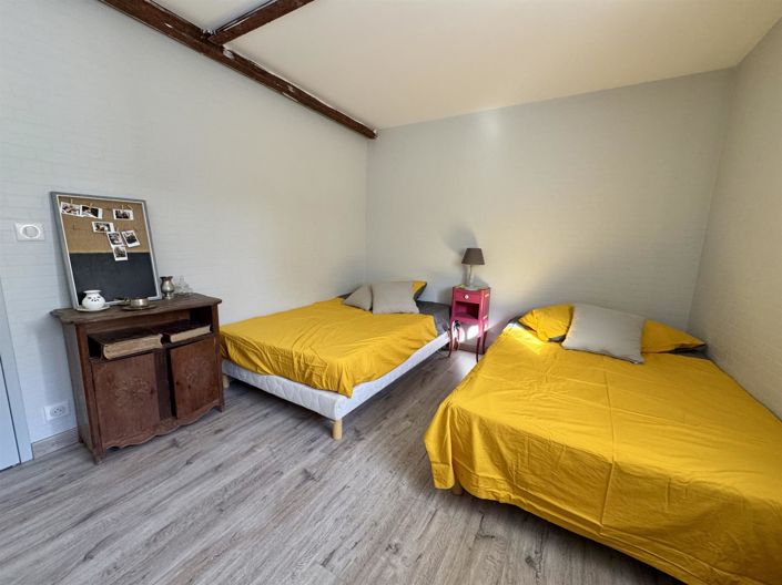 Image No.8-5 Bed House for sale