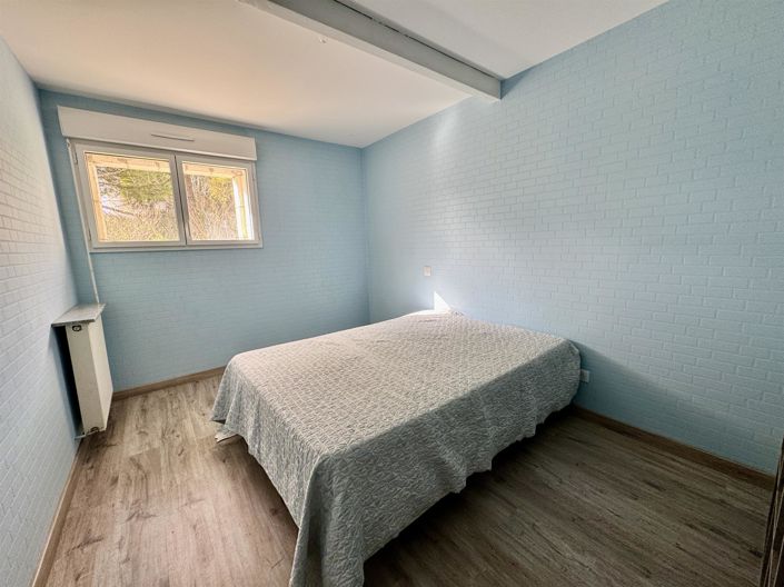 Image No.9-5 Bed House for sale