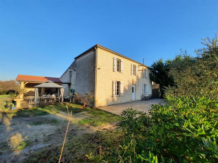 Image No.10-3 Bed House for sale