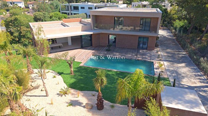 Image No.13-5 Bed Property for sale