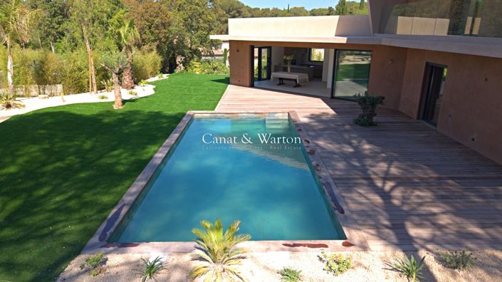 Image No.14-5 Bed Property for sale