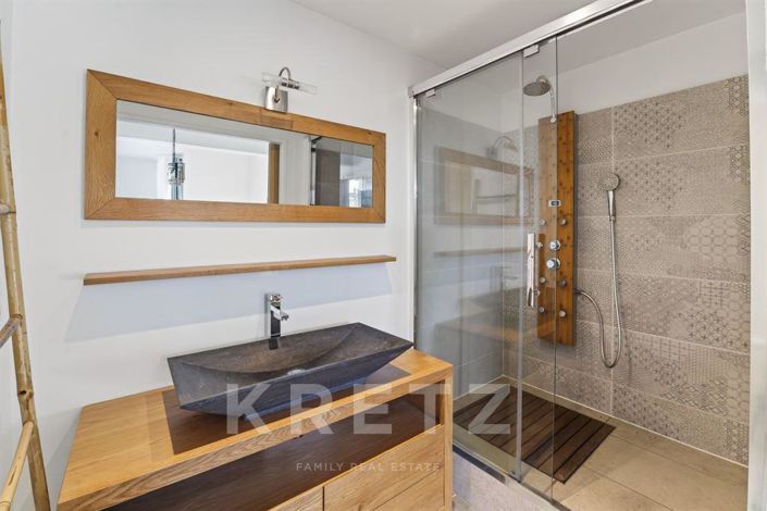 Image No.10-6 Bed House for sale