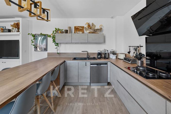 Image No.4-6 Bed House for sale