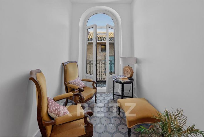 Image No.5-6 Bed House for sale