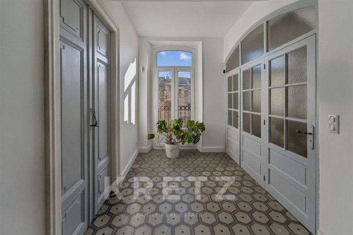 Image No.6-6 Bed House for sale