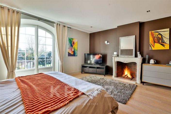 Image No.11-5 Bed House for sale