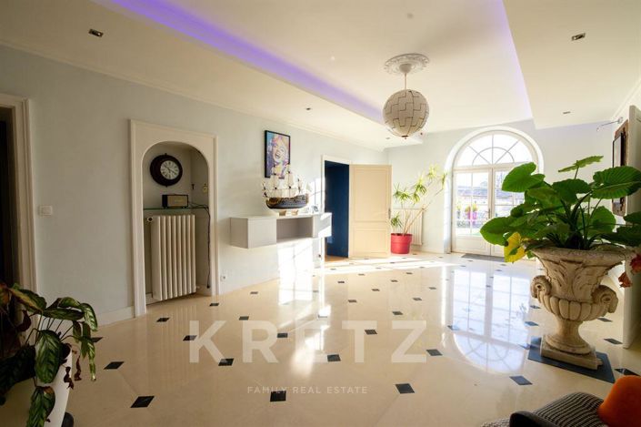 Image No.7-5 Bed House for sale