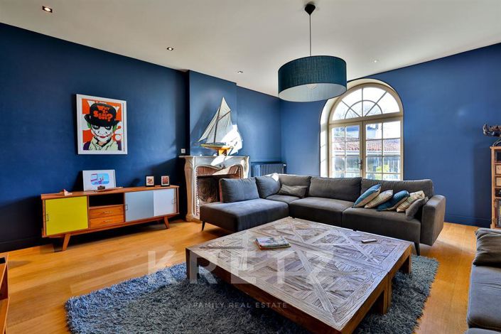 Image No.8-5 Bed House for sale