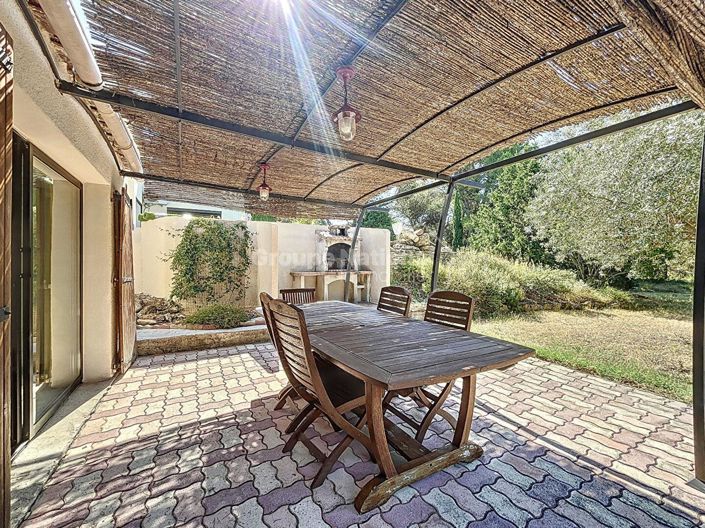 Image No.16-5 Bed Property for sale