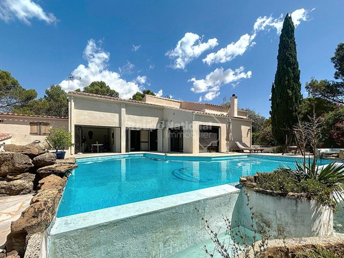 Image No.2-5 Bed Property for sale