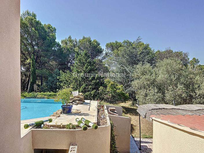 Image No.22-5 Bed Property for sale