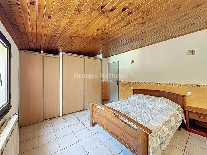 Image No.23-5 Bed Property for sale