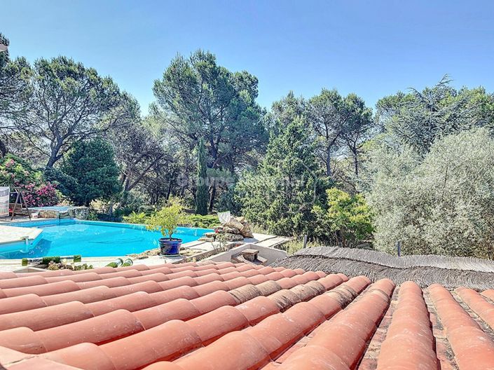 Image No.28-5 Bed Property for sale