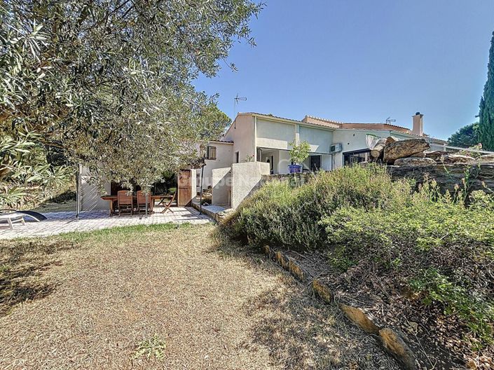 Image No.29-5 Bed Property for sale