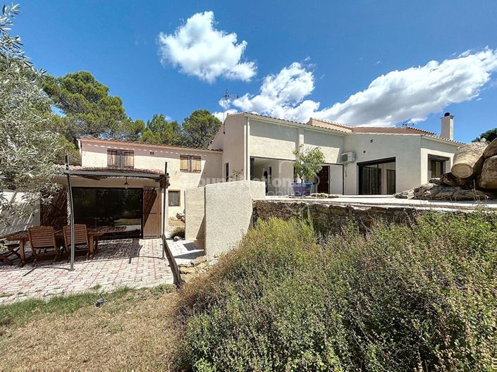 Image No.9-5 Bed Property for sale