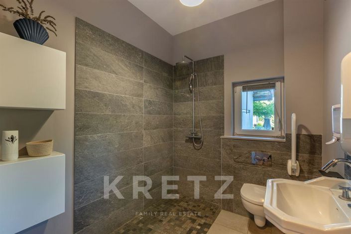 Image No.7-4 Bed House for sale