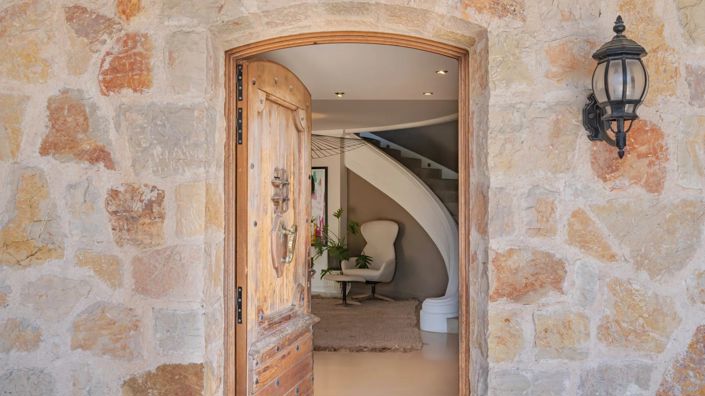 Image No.16-5 Bed House for sale