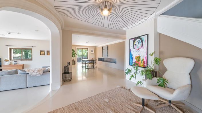 Image No.17-5 Bed House for sale