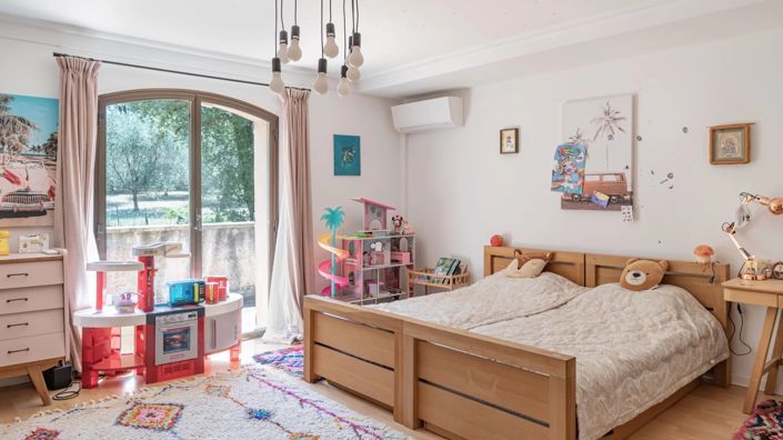 Image No.30-5 Bed House for sale