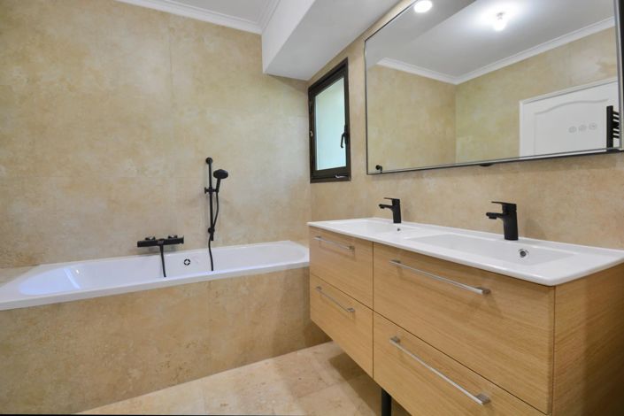 Image No.21-Maison de 5 chambres à vendre à Valbonne