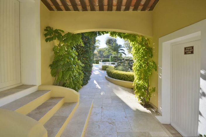 Image No.17-4 Bed House for sale