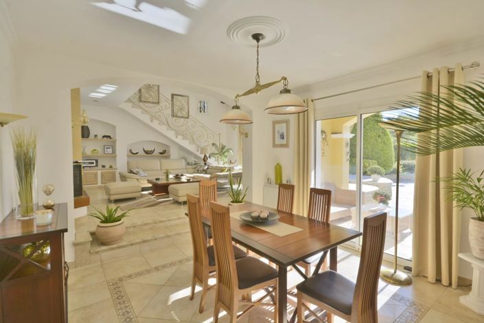 Image No.18-4 Bed House for sale