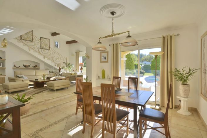 Image No.20-4 Bed House for sale