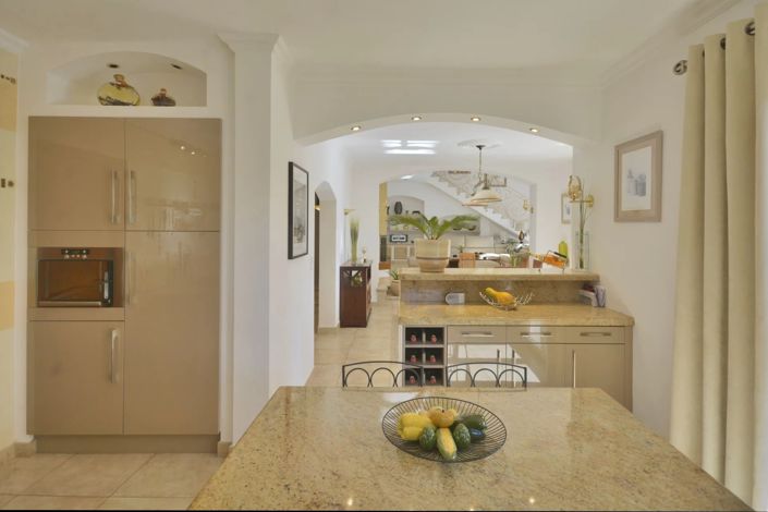 Image No.24-4 Bed House for sale