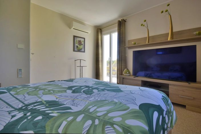 Image No.29-4 Bed House for sale