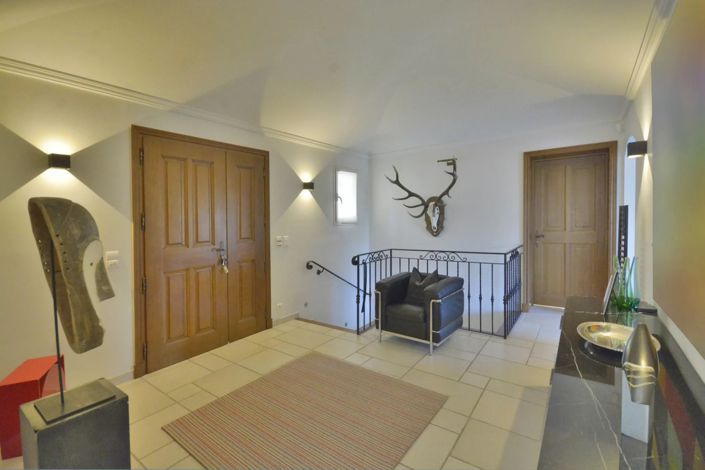 Image No.17-5 Bed House for sale