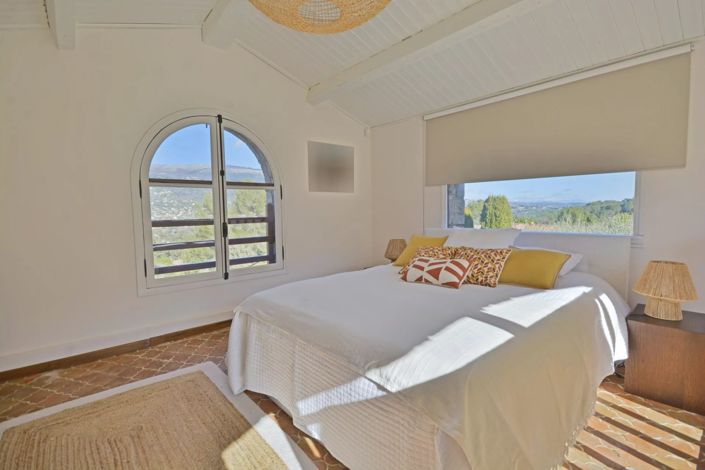 Image No.18-5 Bed House for sale