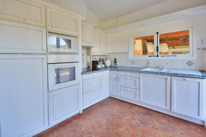 Image No.19-5 Bed House for sale