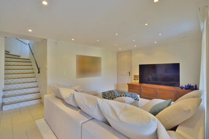 Image No.21-5 Bed House for sale