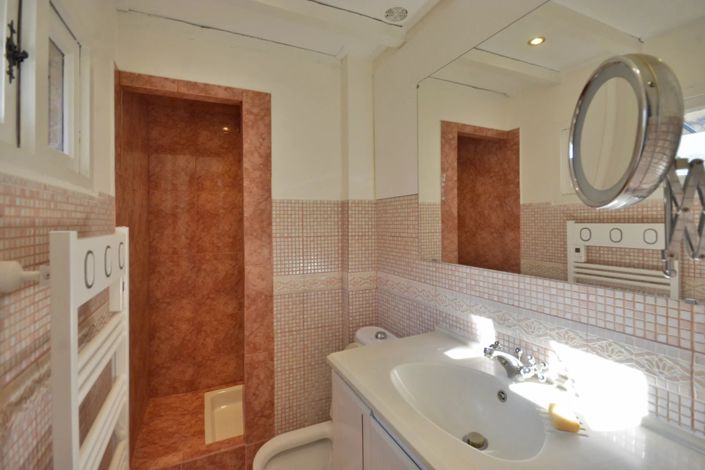 Image No.22-5 Bed House for sale
