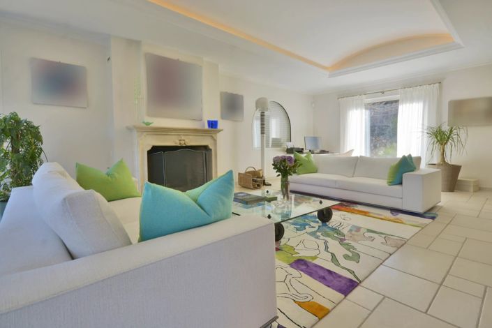 Image No.26-5 Bed House for sale