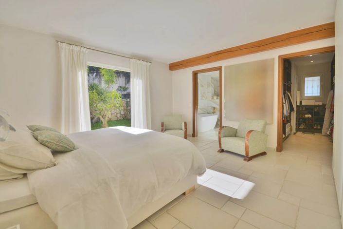 Image No.34-5 Bed House for sale