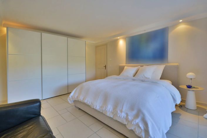 Image No.34-5 Bed House for sale