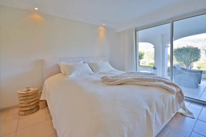 Image No.36-5 Bed House for sale