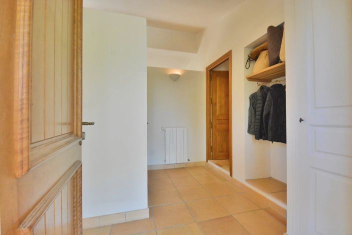 Image No.15-5 Bed House for sale