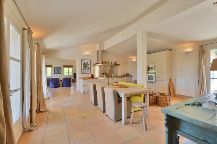 Image No.16-5 Bed House for sale