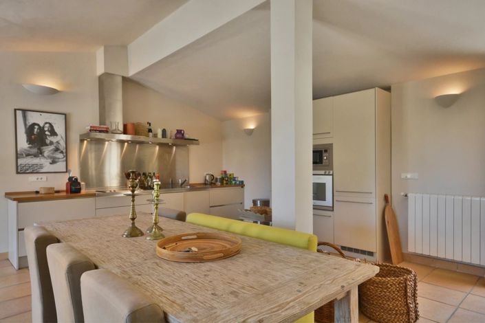 Image No.17-5 Bed House for sale