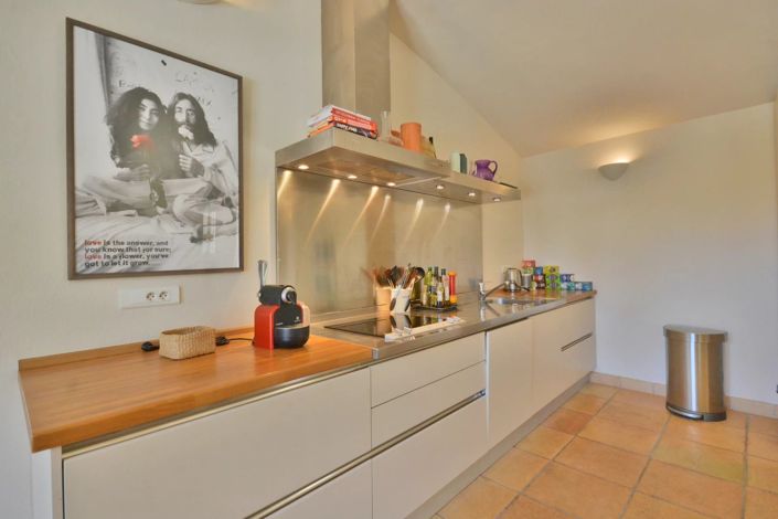 Image No.18-5 Bed House for sale