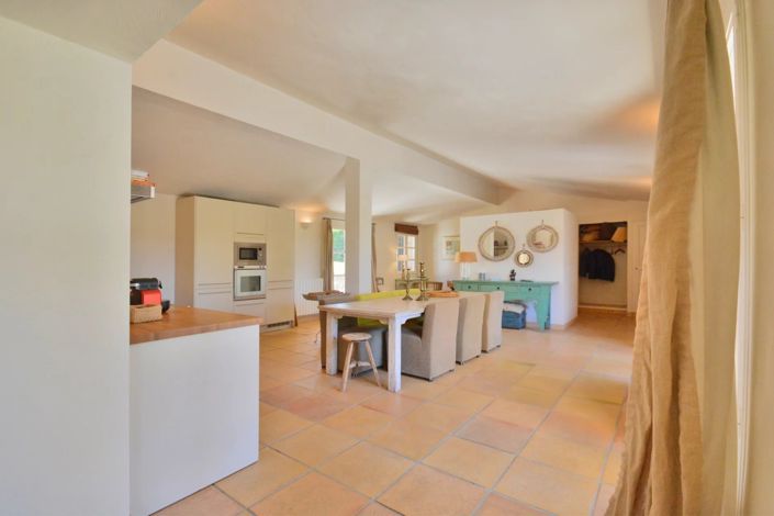 Image No.23-5 Bed House for sale