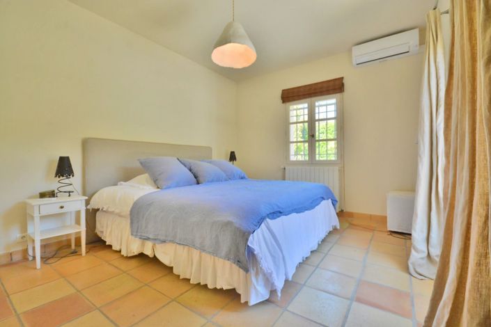 Image No.25-5 Bed House for sale