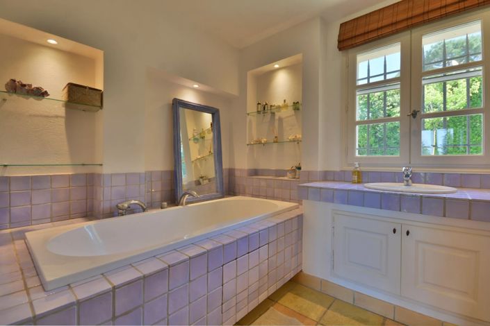 Image No.30-5 Bed House for sale