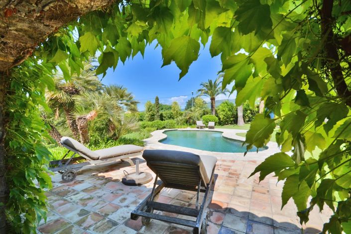 Image No.8-5 Bed House for sale