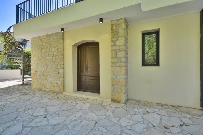 Image No.10-4 Bed House for sale